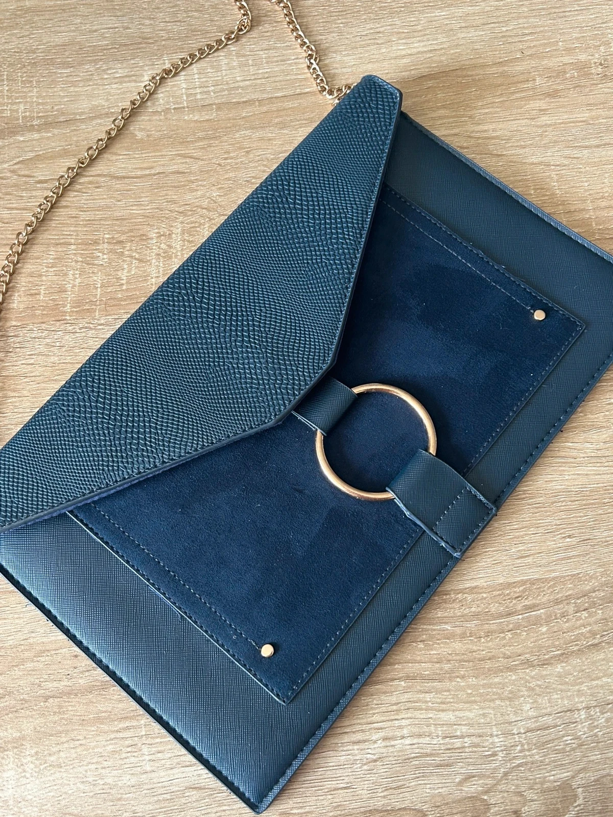 Grande pochette chic sobre marine Primark non utilisé